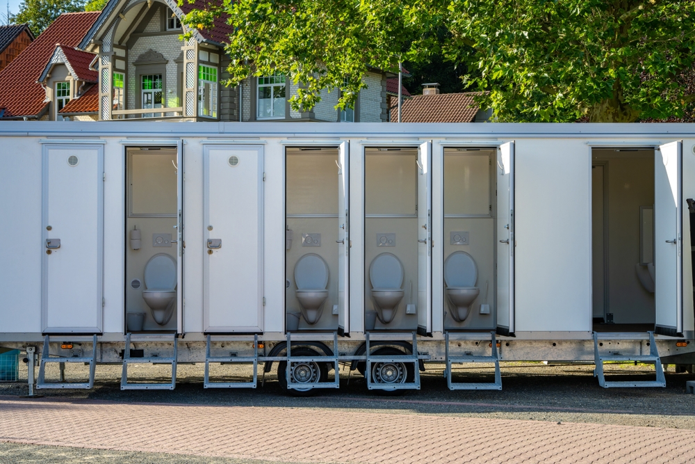 Osterode,,Germany,-,August,11,,2023:,Trailer,With,Publoc,Toilets