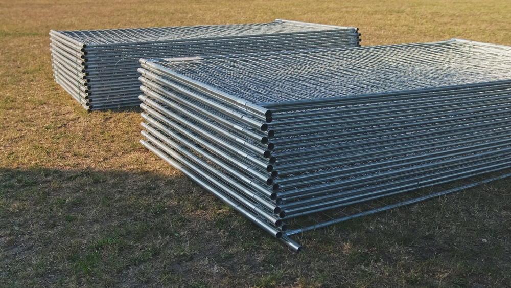 Stacked,Sections,Of,Metal,Mesh,Wire,Fence,Ready,For,Building